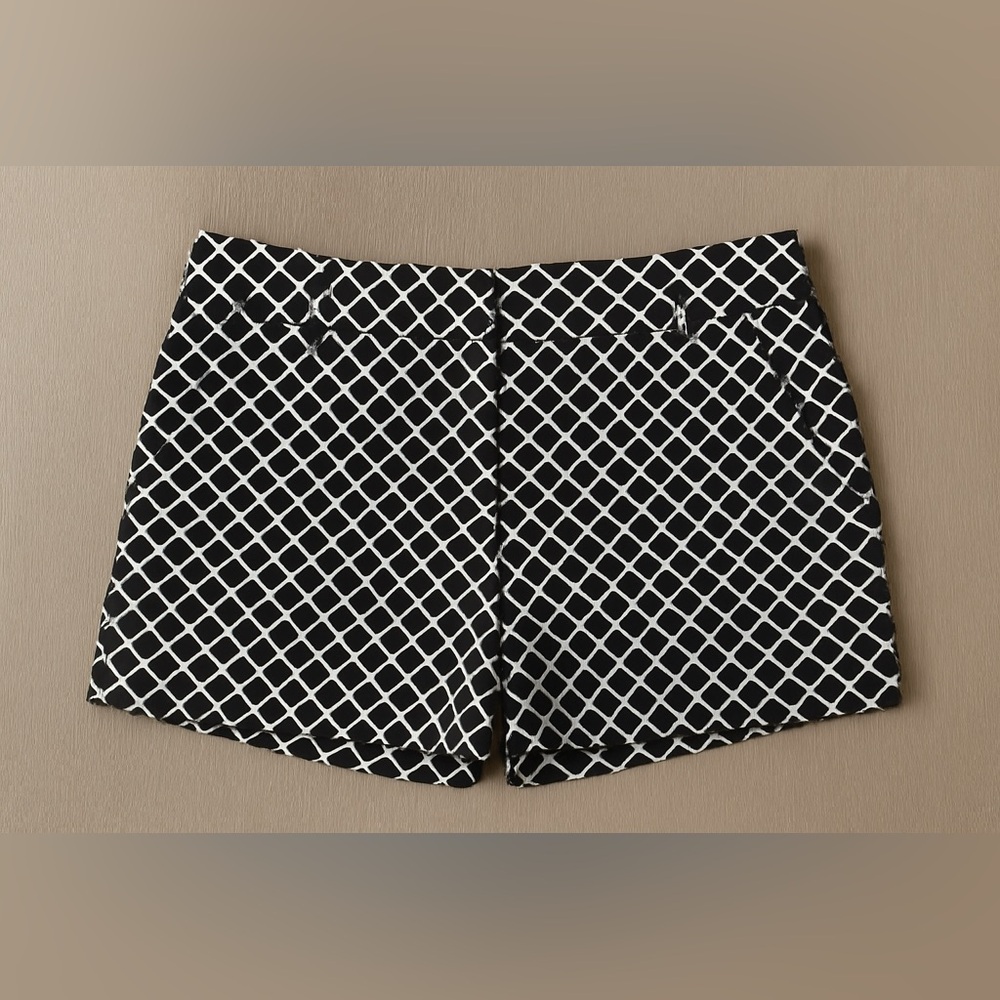 The Limited Black and White Patterned Women Shorts